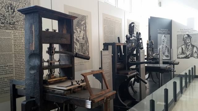 구텐베르크의 인쇄소를 재현해 놓은 모습. 