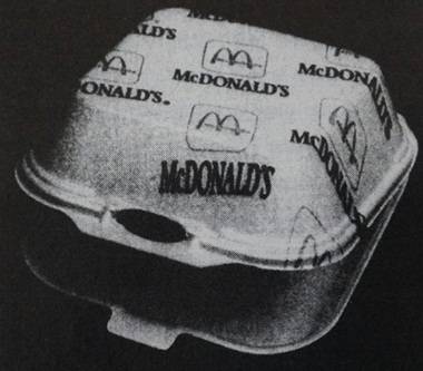 맥도날드의 대합조개껍데기 포장은 햄버거를 포장하는데 아주 이상적이었다. 하지만 환경파괴의 주범으로 몰리면서 결국 예전의 종이 포장으로 돌아가야 했다. <사진=책 본문중에서> 