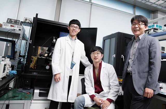 이영운 연구원, 박종화 연구원, 고현협 교수.(왼쪽부터)<사진=UNIST 제공> 