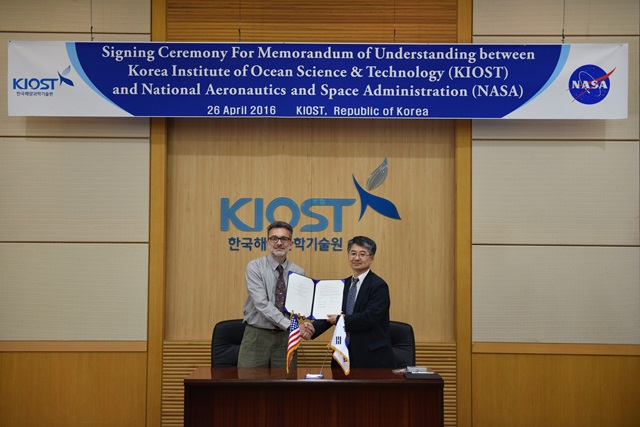 한국해양과학기술원과 NASA는 공동연구 연구협력 강화을 위한 업무협약을 통해 국내·외 해양연구를 더욱 활성화하고 위성자료의 실용화 기술개발을 도모한다.<사진=해양과기원 제공>