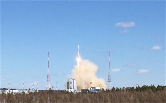 한국시간 2016년 4월 28일 오전 11시에 보스토치니 기지에서 발사된 소유즈-2.1a 로켓. 탑재된 로모노소프 위성에는 UFFO-패스파인더를 비롯해 총 4개의 우주망원경이 탑재됐다. <사진=미래부 제공>