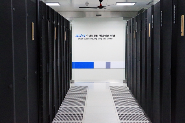 DGIST 슈퍼컴퓨팅·빅데이터센터에 구축된 슈퍼컴퓨터 아이렘(iREMB)의 모습.<사진=DGIST 제공>