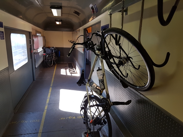 유럽 열차에는 자전거 여행객들을 위해 자전거 보관 화물차가 운영되고 있다.<사진=대덕넷>