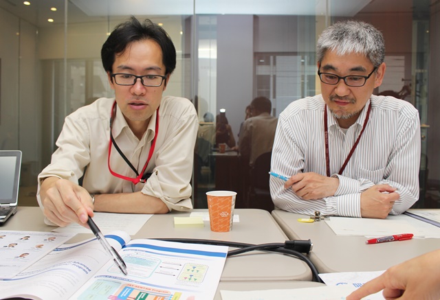 타가시 나카사와 JST 펠로우(왼쪽)가 센탄 프로그램에 대해 설명하고 있다.<사진=박은희 기자>