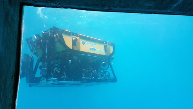 3차원수조를 활용한 수중건설로봇 성능실험.<사진=KIOST 제공>