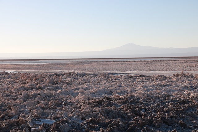 산페드로 아타카마 남쪽 56km지점에 펼쳐져 잇는 아타카마 소금 평원.<사진='박자세' 제공>