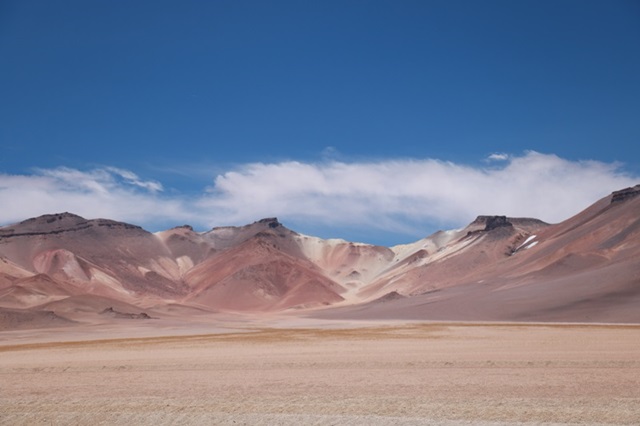볼리비아 우유니 사막으로 가는 도중에 만난 풍광.<사진='박자세' 제공>