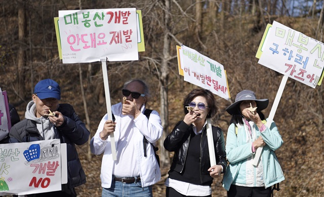 새피리를 불고 있는 참가자들의 모습.<사진=박선민 참가자 제공>