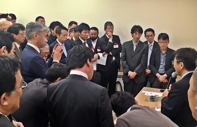 이석규 뉴라텍·뉴라컴 대표가 일본 참석자들에게 개발 기술을 설명하고 있다.<사진=뉴라텍 제공>