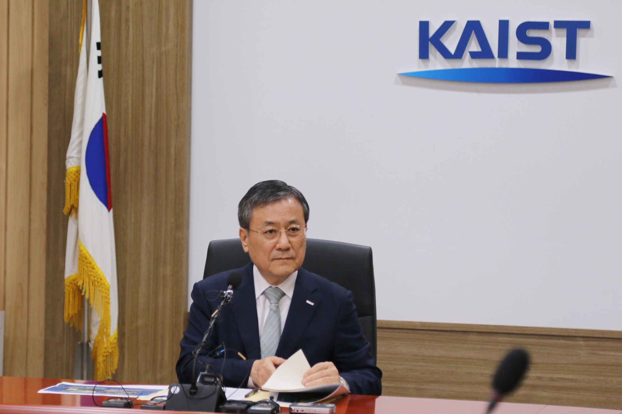 신성철 KAIST 총장이 최근 제기된 의혹에 대해 공식 해명하고 있다. <사진=김인한 기자>