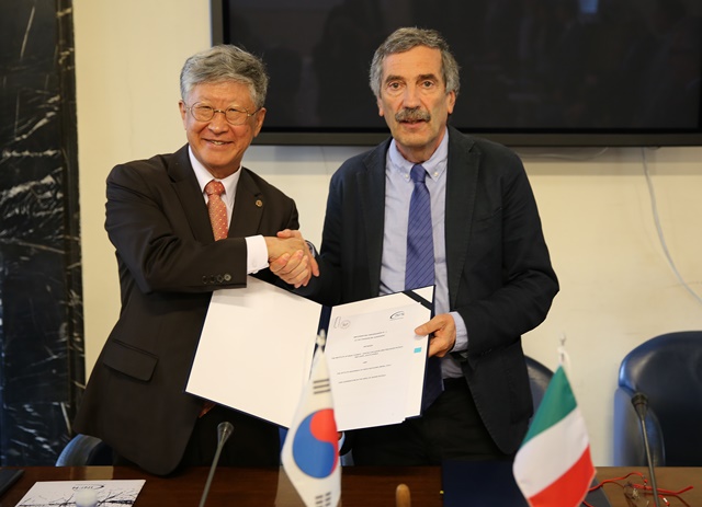 한국과 이탈리아는 양국 대표 지하실험시설을 중심으로 우주의 비밀을 밝히는데 협력한다.<사진= IBS 제공> 
