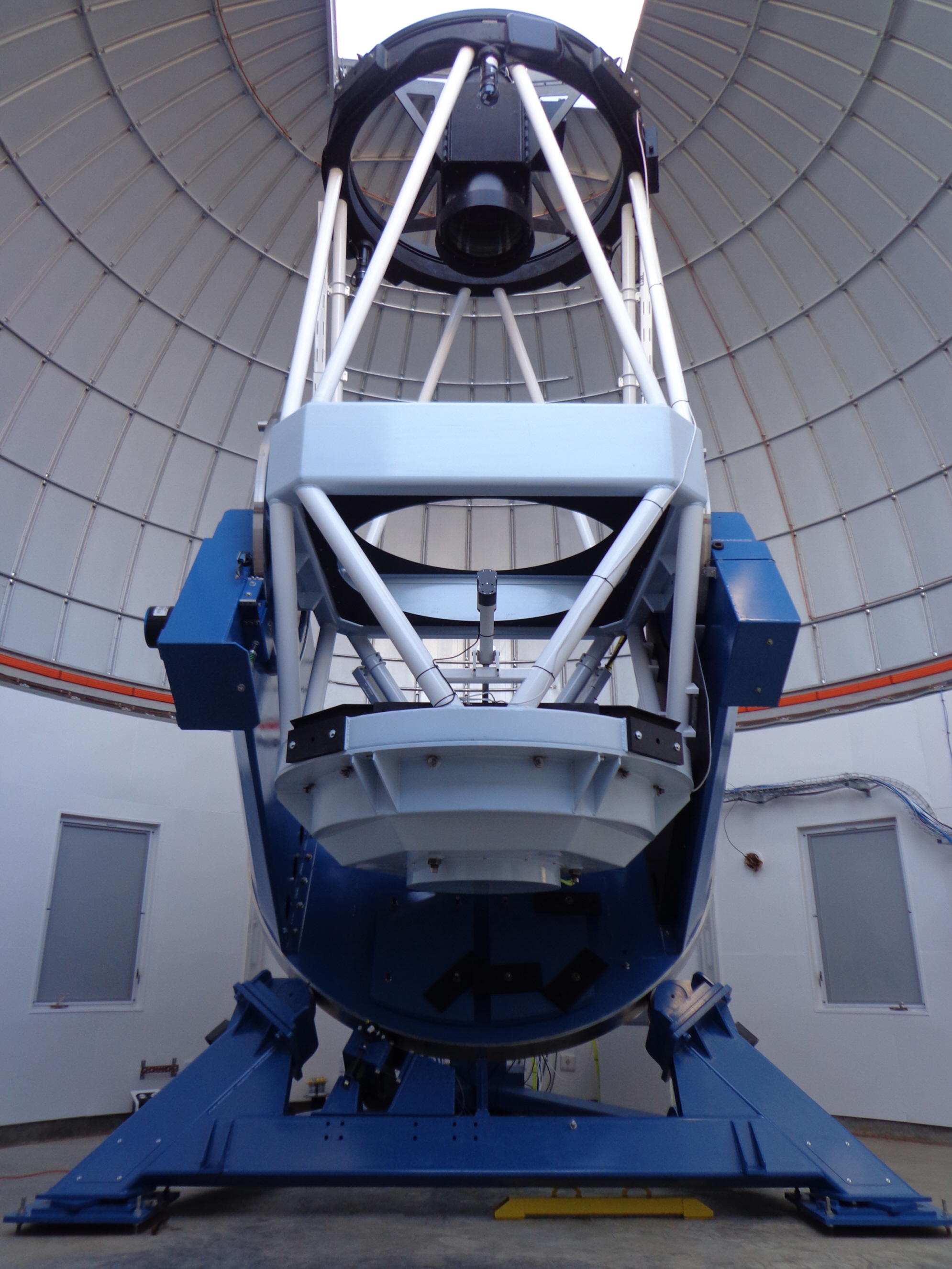 한국천문연구원은 2015년 말부터 외계행성 탐색 외에 초신성, 은하, 소행성 등 다양한 연구 목적으로 KMTNet을 운영하고 있다. KMTNet은 칠레와 남아공, 호주에 설치·운영하는 24시간 ‘별이 지지 않는’ 남반구 천문대 네트워크로 보름달 16개가 들어가는 넓은 하늘을 한 번에 촬영하는 카메라를 탑재하고 있다. 외계행성 탐색은 물론 소행성 탐사 관측에 최적화돼 있다. KMTNet 실제 모습. <사진=한국천문연구원 제공>