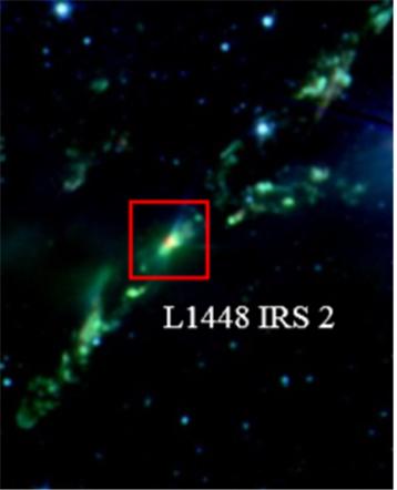 지구로부터 약 1000광년 떨어진 페르세우스 분자운에 속해 있는 초기 아기별 L1448 IRS 2. NASA 스피처 적외선 우주망원경이 촬영한 모습으로 사선 방향의 쌍극분출류를 잘 볼 수 있다. <출처=Tobin et al. 2007> 