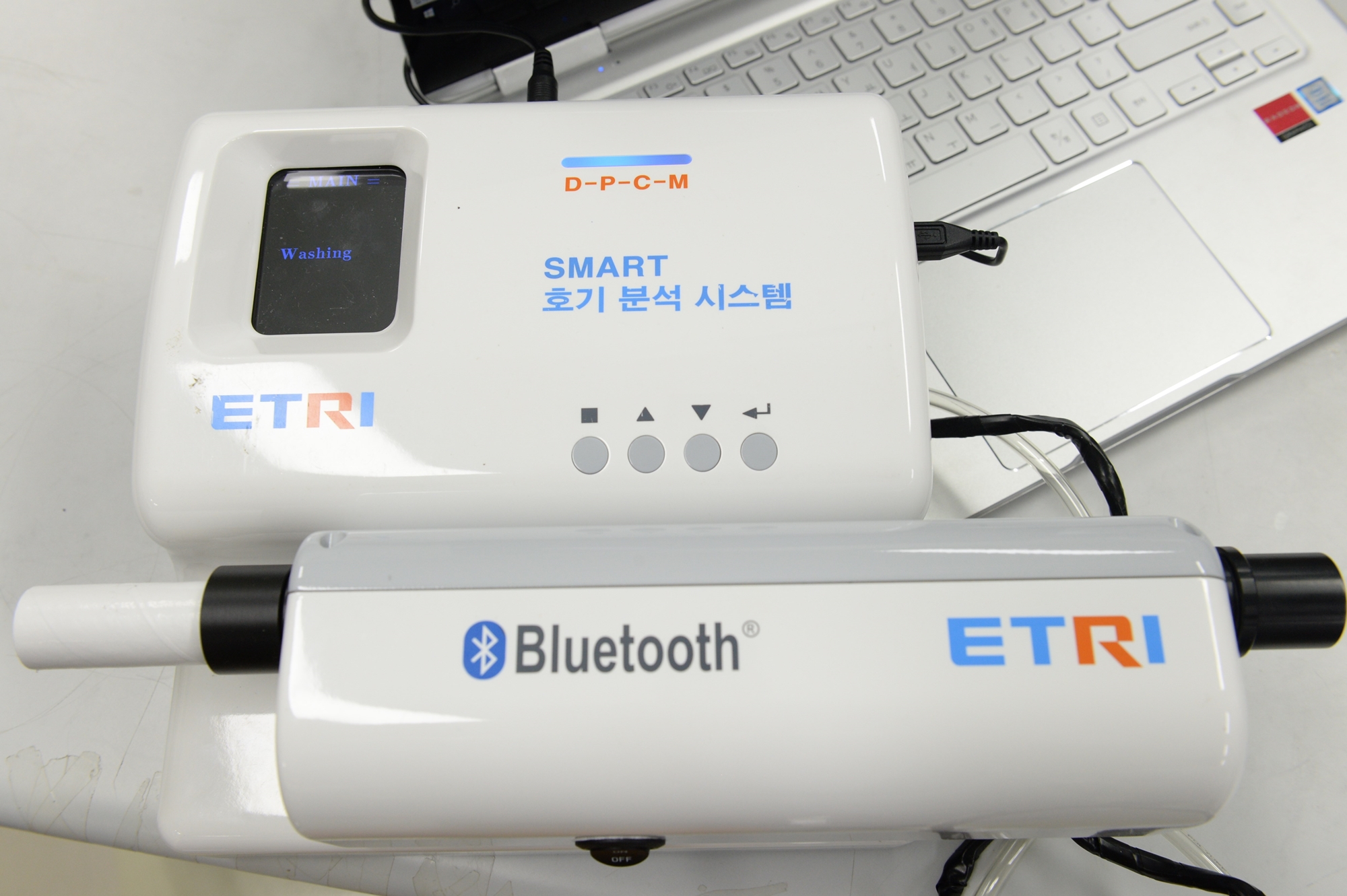 ETRI가 개발한 전자 코(호기 가스 분석) 시스템. <사진=ETRI 제공>