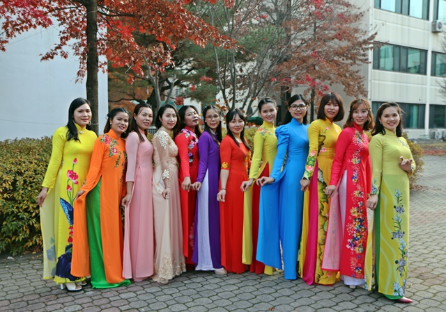 베트남 패션쇼를 진행한 이들의 단체사진.<사진=강민구 기자>