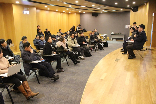 20일 TBC서 열린 '혁신네트워크 바이오헬스연구회'에 50여명이 참석해 대전 바이오산업 육성계획에 대해 설명듣고 함께 논의했다. <사진 = 홍성택 기자>