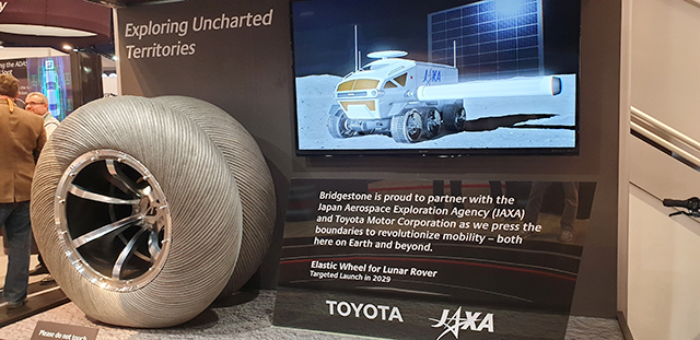 브릿지스톤 타이어에서는 행성 탐사선에 쓰이는 첨단 타이어를 개발했다며 기술력을 알리고 있다. <사진=이석봉 기자>