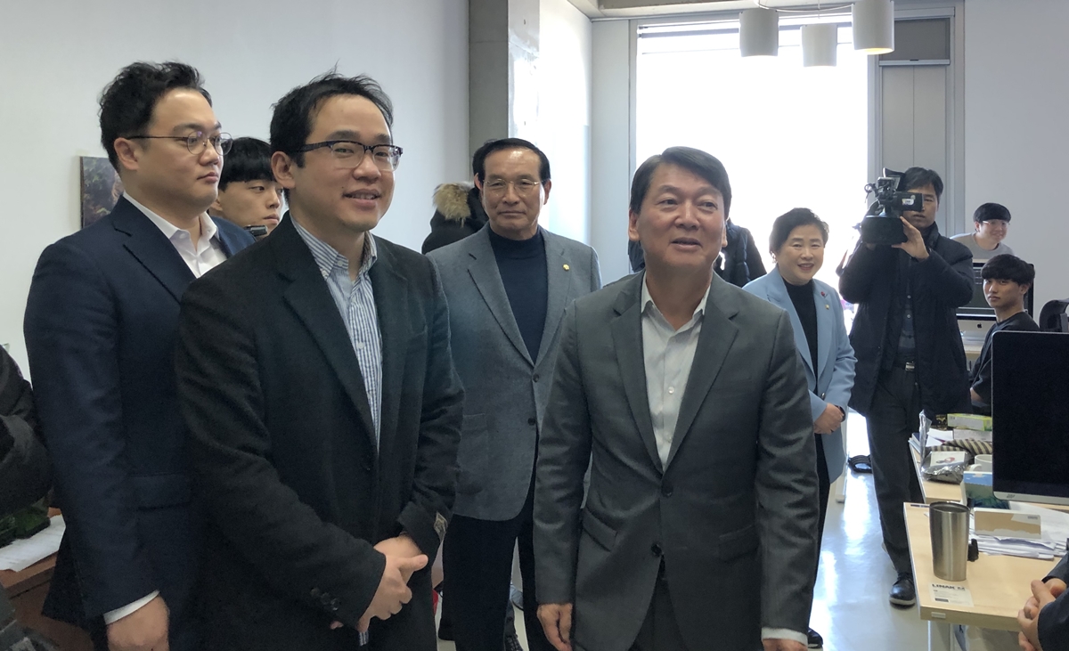 안철수 바른미래당 전 의원이 23일 KAIST AI 대학원 연구실을 방문했다. <사진=김인한 기자>