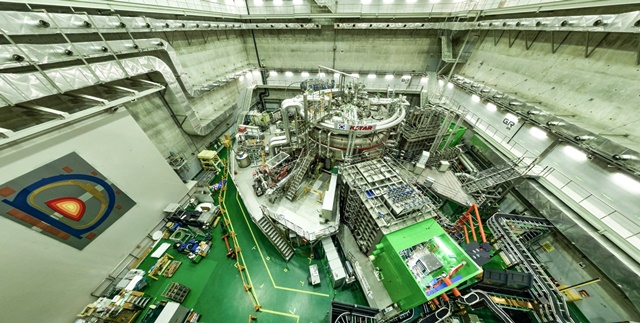 국가핵융합연구소는 한국형핵융합로 KSTAR이 1억도 초고온 플라즈마를 8초간 유지하는데 성공했다고 밝혔다. 사진은 KSTAR 주장치.<사진= 국가핵융합연구소> 