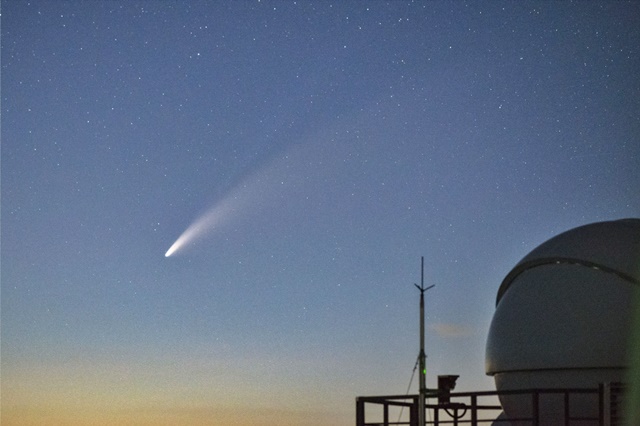 보현산천문대에서 전영범 책임연구원이 촬영한 니오와이즈 혜성.<사진= 한국천문연구원>