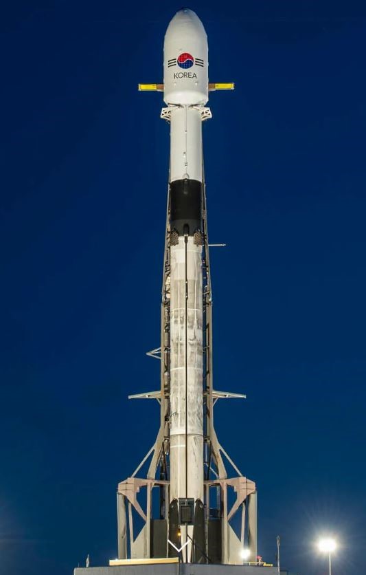 한국군 첫 전용 통신위성 '아나시스 2호'가 20일 오후 5시 30분(한국시각 21일 오전 6시 30분) 스페이스X 팰컨9 로켓에 실려 우주로 발사됐다. <사진=SpaceX>