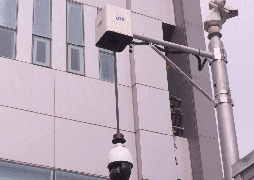 오티에스의 주력기술인 오토리프트. CCTV가 자동으로 상승, 하강하며 누구나 쉽게 관리할 수 있다. 현재 국내 시장에서 오티에스가 독점적인 기술을 보유하고 있다.[사진=오티에스 제공]