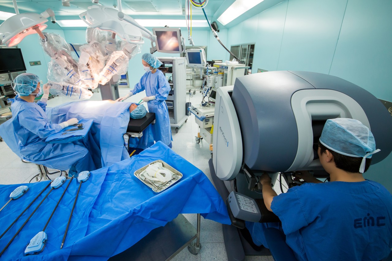 대전을지대학교병원은 다양한 수술로봇 및 기술을 발빠르게 도입하며 최고의 의료서비스 제공을 이어나가고 있다.[사진=대전을지대학교병원 제공]
