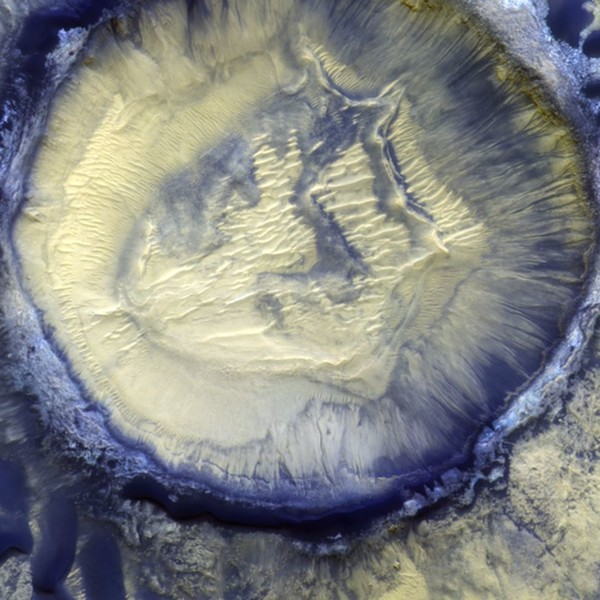 유럽우주국의 엑소마스 기체 추적 궤도선의 CaSSIS 카메라가 촬영한 화성 표면.[사진= BBC 갈무리]