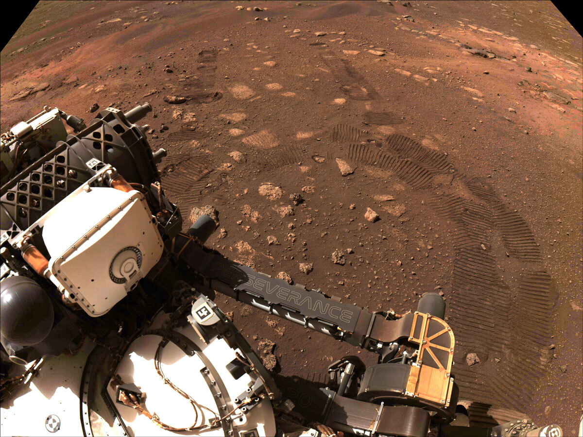 퍼시비어런스 로버가 화성에서 움직인 바퀴 자국. [사진=NASA JPL]