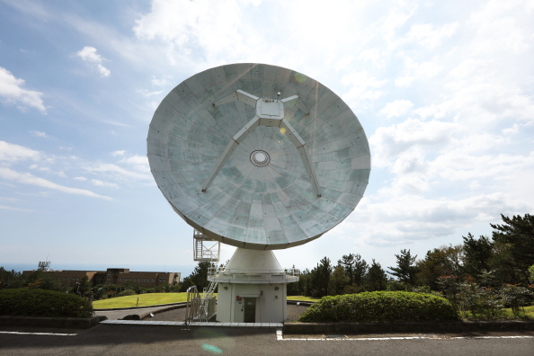 Korea Satellite Radio Monitoring Network (KVN) O Observatório de Rádio Tamna está localizado em Seogwipo, na ilha de Jeju.  Além disso, a Universidade Yonsei está localizada em Seul e a Universidade Ulsan está na Coréia, respectivamente.  A Unidade 4 está atualmente em construção no Campus Pyeongchang da Universidade Nacional de Seul. [사진=대덕넷DB]