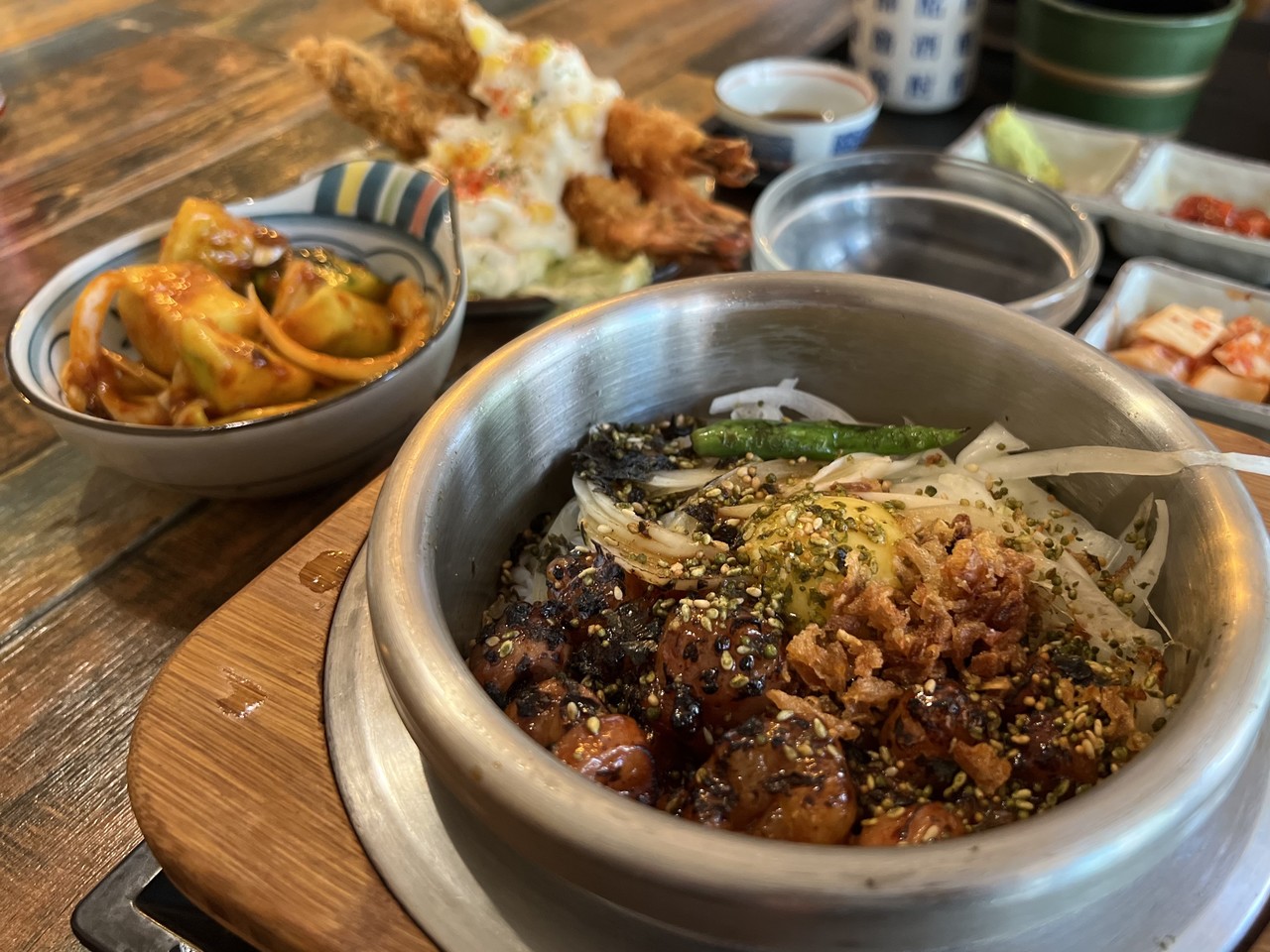 MZ세대 핫플, 갈리단길에서 만나는 정갈한 솥밥 '밥한톨'