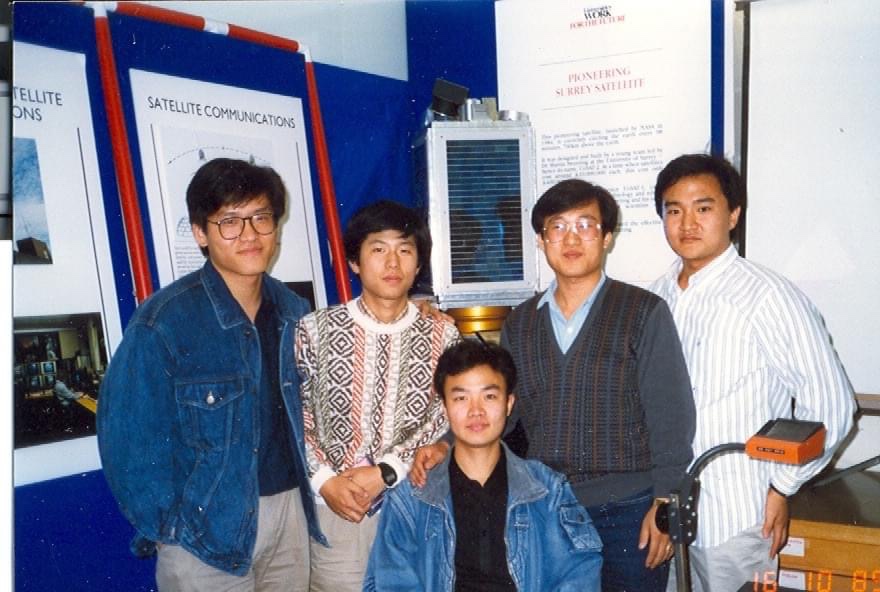 박성동 전 의장(오른쪽에서 두번째)과 우리별 개발을 위해 1기로 함께 유학을 갔던 그의 동기들. (왼쪽부터) 