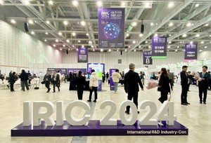 [화보]즉석 현미경 체험부터 첨단 장비 직관까지~ 연구산업기업 총출동 - 뉴스 썸네일 이미지