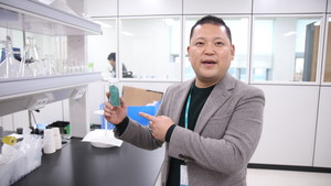 플라스틱 재활용 새바람 '리피유'···자동차 시트에서 인조잔디 충진... - 뉴스 썸네일 이미지