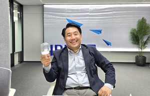 "거미줄로 난치성 창상 정복"···메디코스바이오텍 환자 위한 김천 사... - 뉴스 썸네일 이미지